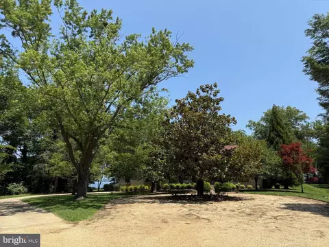 43410 Old Wharf Ln, Hollywood, MD 20636