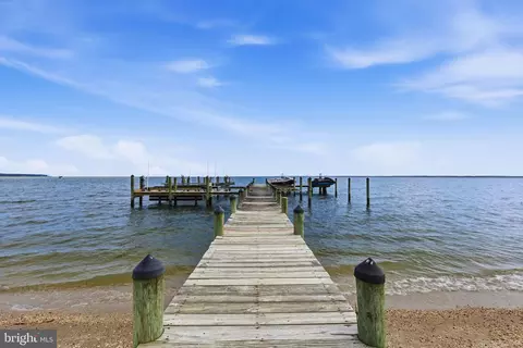 17295 Oakwood Lodge Ln #6, Piney Point, MD 20674