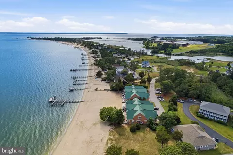 17295 Oakwood Lodge Ln #6, Piney Point, MD 20674
