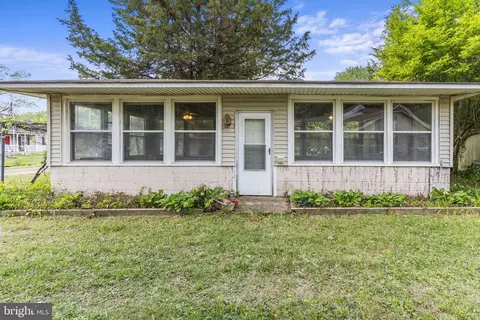 Exterior - 36031 Bay Dr, Chaptico, MD 20621 photo 6 of 7