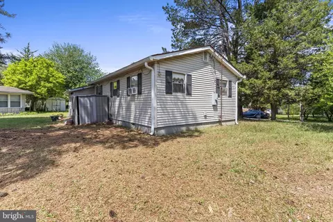 Exterior - 36031 Bay Dr, Chaptico, MD 20621 photo 2 of 7