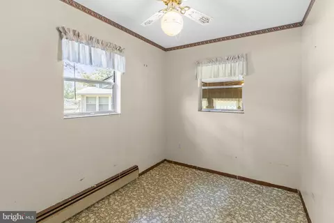 Bedroom - 36031 Bay Dr, Chaptico, MD 20621 photo 1 of 3