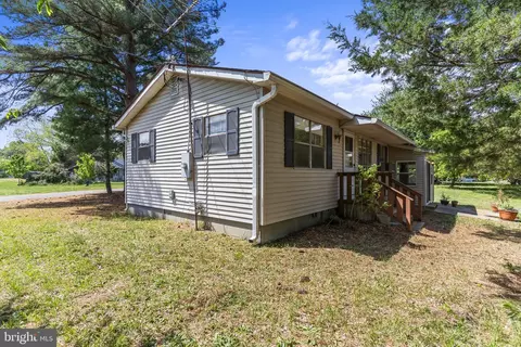Exterior - 36031 Bay Dr, Chaptico, MD 20621 photo 4 of 7