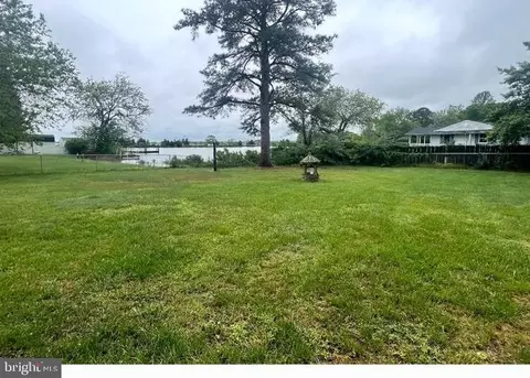 40626 Waterview Dr, Mechanicsville, MD 20659