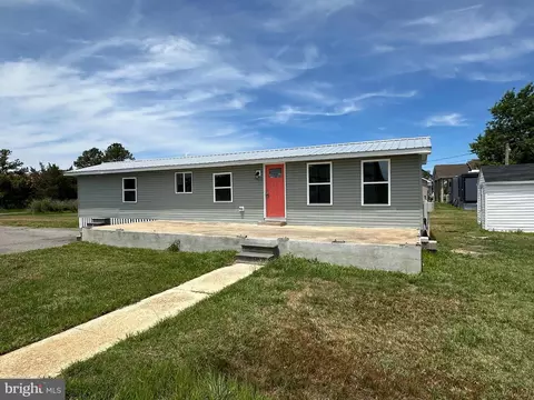 16448 Ball Point Rd, Piney Point, MD 20674