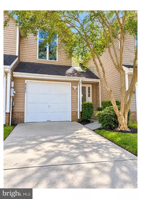45611 Longfields Village Dr, Great Mills, MD 20634