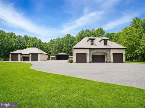 24715 Half Pone Point Rd, Hollywood, MD 20636