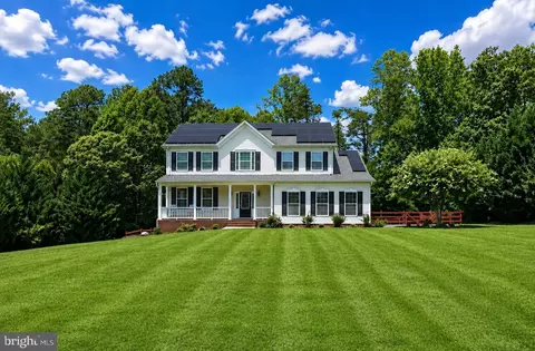 25633 Scenic View St, Mechanicsville, MD 20659