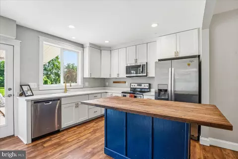 Kitchen - 16146 Thomas Rd, Piney Point, MD 20674 photo 2 of 7