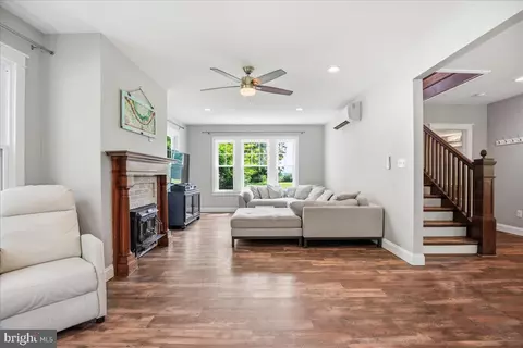 Living - 16146 Thomas Rd, Piney Point, MD 20674 photo 5 of 5