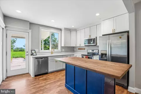 Kitchen - 16146 Thomas Rd, Piney Point, MD 20674 photo 1 of 7