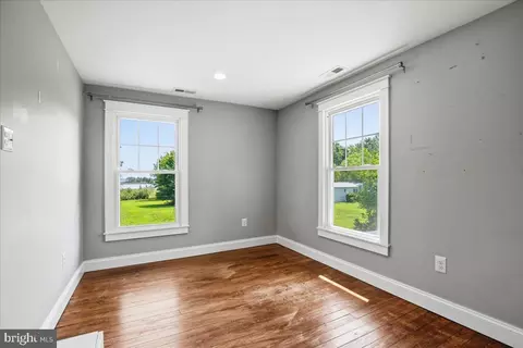 Bedroom - 16146 Thomas Rd, Piney Point, MD 20674 photo 9 of 13