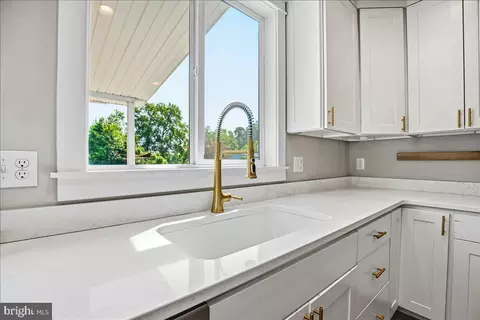 Kitchen - 16146 Thomas Rd, Piney Point, MD 20674 photo 3 of 7