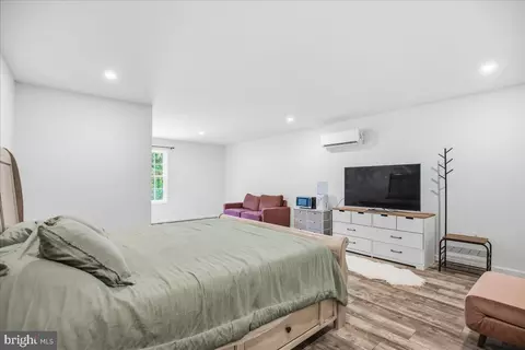 Bedroom - 16146 Thomas Rd, Piney Point, MD 20674 photo 12 of 13