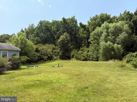 Exterior - 20320 Dave Bailey Rd, Coltons Point, MD 20626 photo 6 of 7