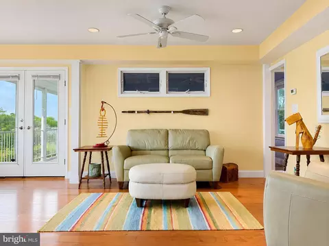 Living - 16144 Thomas Rd, Piney Point, MD 20674 photo 2 of 2