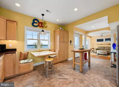 Kitchen - 16144 Thomas Rd, Piney Point, MD 20674 photo 7 of 8