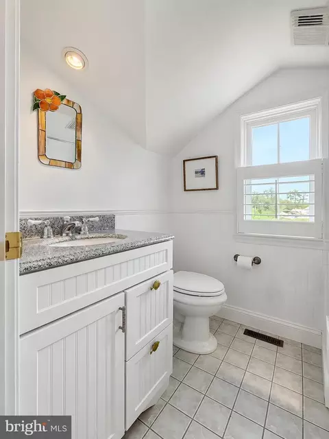 Bath - 16144 Thomas Rd, Piney Point, MD 20674 photo 4 of 6