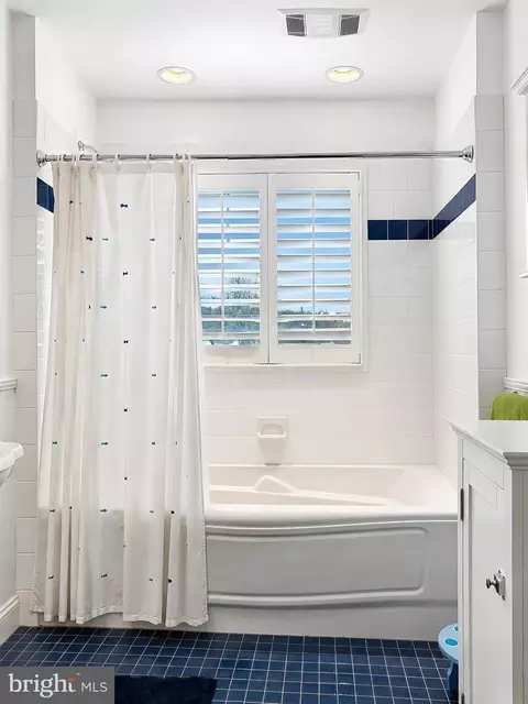 Bath - 16144 Thomas Rd, Piney Point, MD 20674 photo 3 of 6