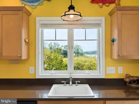 Kitchen - 16144 Thomas Rd, Piney Point, MD 20674 photo 4 of 8