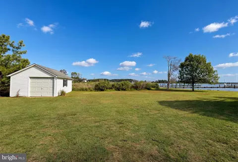 Exterior - 16144 Thomas Rd, Piney Point, MD 20674 photo 16 of 25