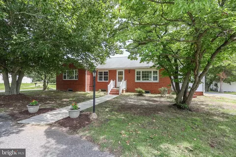 26856 Three Notch Rd, Mechanicsville, MD 20659