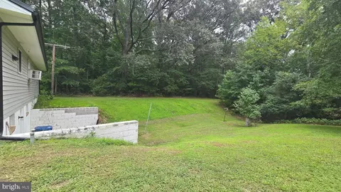 Exterior - 39111 Maycroft Rd, Avenue, MD 20609 photo 5 of 9