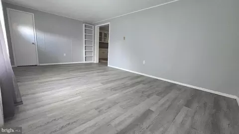 Living - 39111 Maycroft Rd, Avenue, MD 20609 photo 2 of 2
