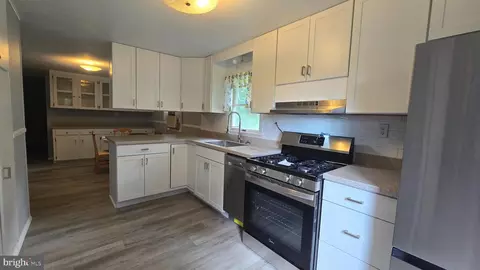 Entry Way - 39111 Maycroft Rd, Avenue, MD 20609 photo 1 of 5