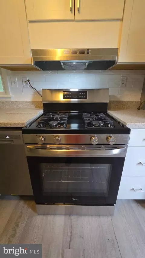 Kitchen - 39111 Maycroft Rd, Avenue, MD 20609 photo 1 of 3