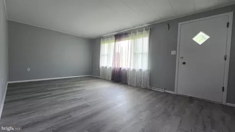 Living - 39111 Maycroft Rd, Avenue, MD 20609 photo 1 of 2