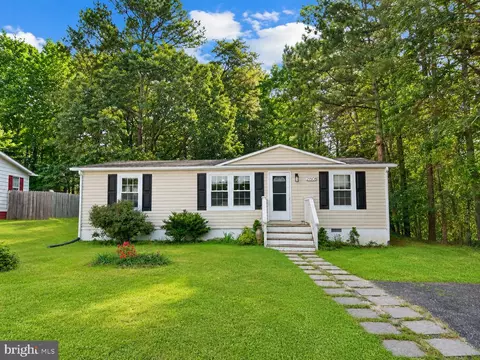 21508 Forest Run Dr, Lexington Park, MD 20653