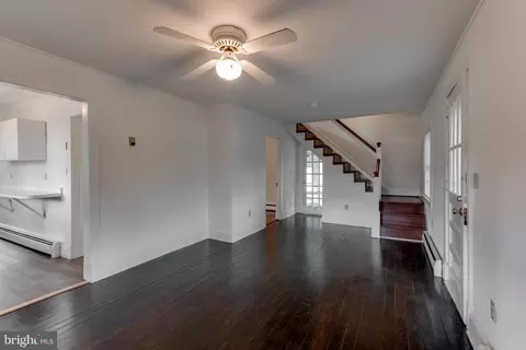 Living - 45776 Boothe Rd, Drayden, MD 20630 photo 3 of 3