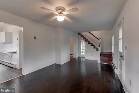 Living - 45776 Boothe Rd, Drayden, MD 20630 photo 3 of 3