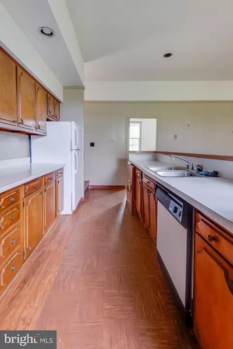 Kitchen - 45776 Boothe Rd, Drayden, MD 20630 photo 1 of 3