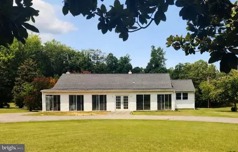 44706 Clarkes Landing Rd, Hollywood, MD 20636