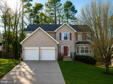46699 Robert Leon Dr, Lexington Park, MD 20653