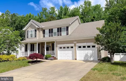 43618 Albatross St, Hollywood, MD 20636