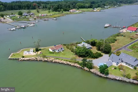16102 Piney Point Rd, Piney Point, MD 20674 photo 2