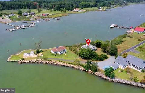 16102 Piney Point Rd, Piney Point, MD 20674 photo 1