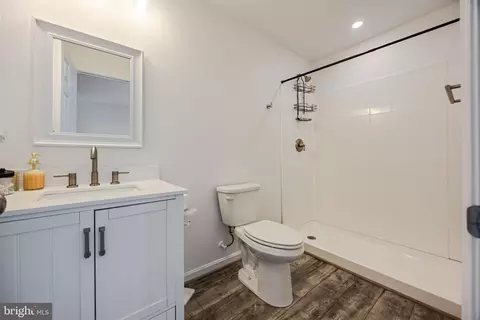 Bath - 16146 Thomas Rd, Piney Point, MD 20674 photo 3 of 3