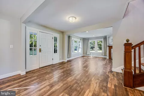 Living - 16146 Thomas Rd, Piney Point, MD 20674 photo 4 of 6