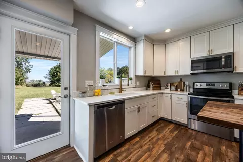 Kitchen - 16146 Thomas Rd, Piney Point, MD 20674 photo 3 of 3