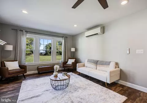 Living - 16146 Thomas Rd, Piney Point, MD 20674 photo 6 of 6