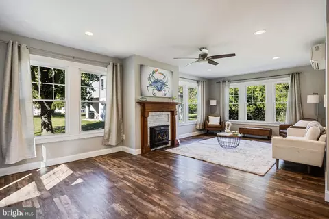 Living - 16146 Thomas Rd, Piney Point, MD 20674 photo 1 of 6