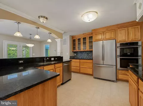 Kitchen - 18532 Cherryfield Rd, Drayden, MD 20630 photo 4 of 7