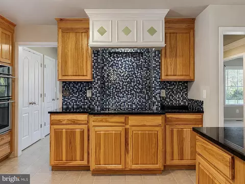 Kitchen - 18532 Cherryfield Rd, Drayden, MD 20630 photo 6 of 7