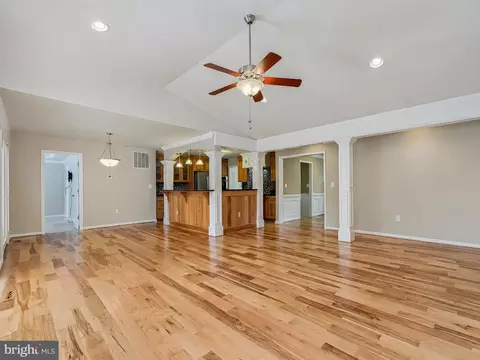 Living - 18532 Cherryfield Rd, Drayden, MD 20630 photo 6 of 8