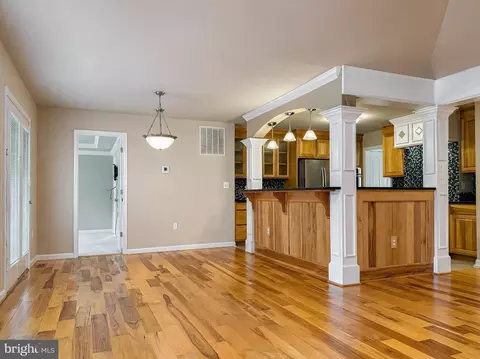 Living - 18532 Cherryfield Rd, Drayden, MD 20630 photo 8 of 8