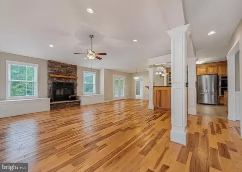 Living - 18532 Cherryfield Rd, Drayden, MD 20630 photo 5 of 8